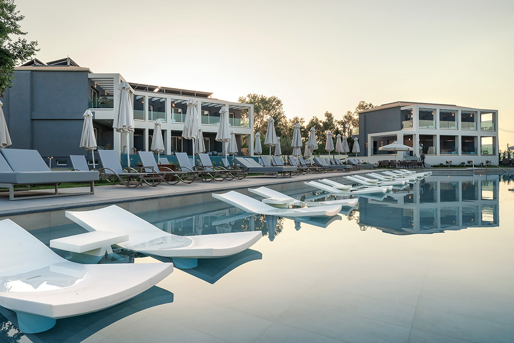 Acharavi Beach Hotel 4*