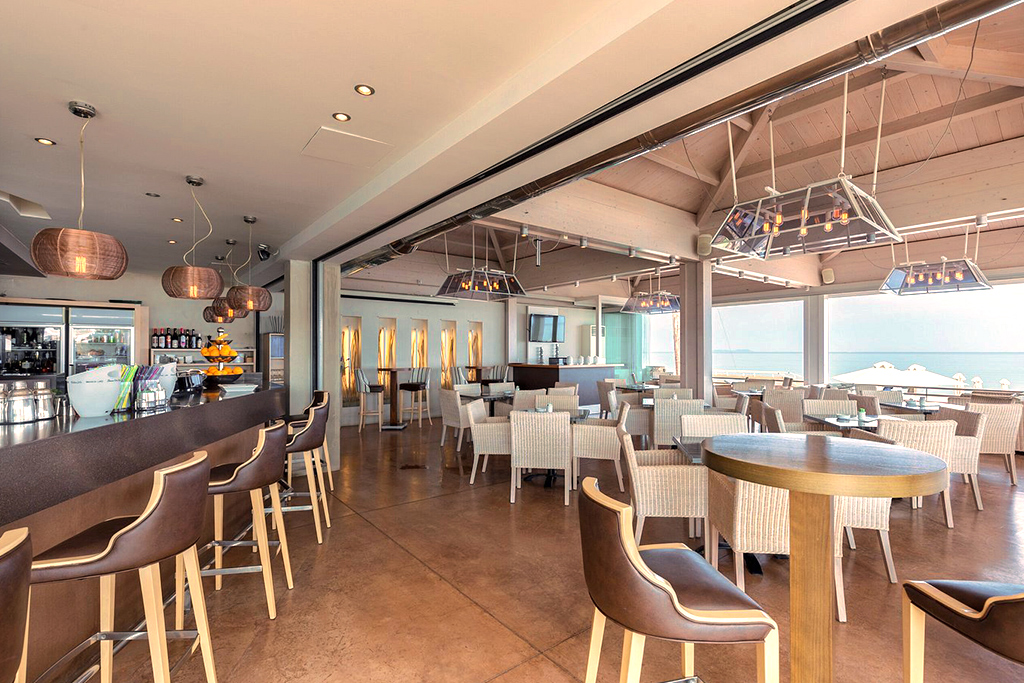 Acharavi Beach Hotel 4*