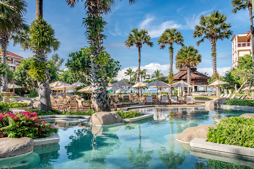 Centara Grand Beach Resort Phuket 5*