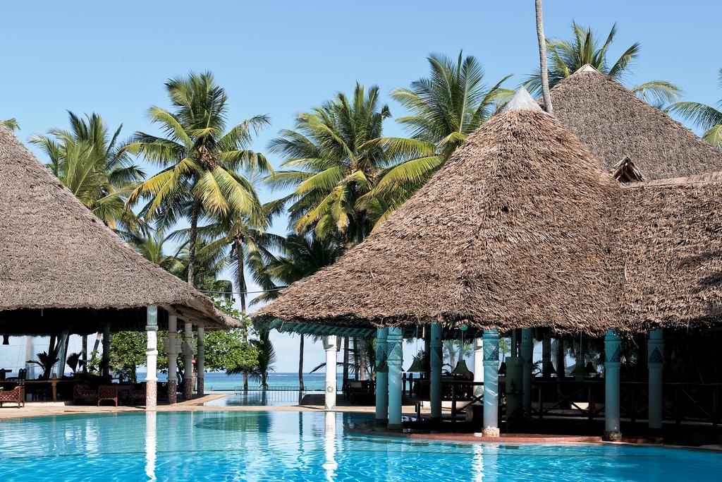 Neptune Village Beach Resort & Spa 4* + Safari 1 nuit