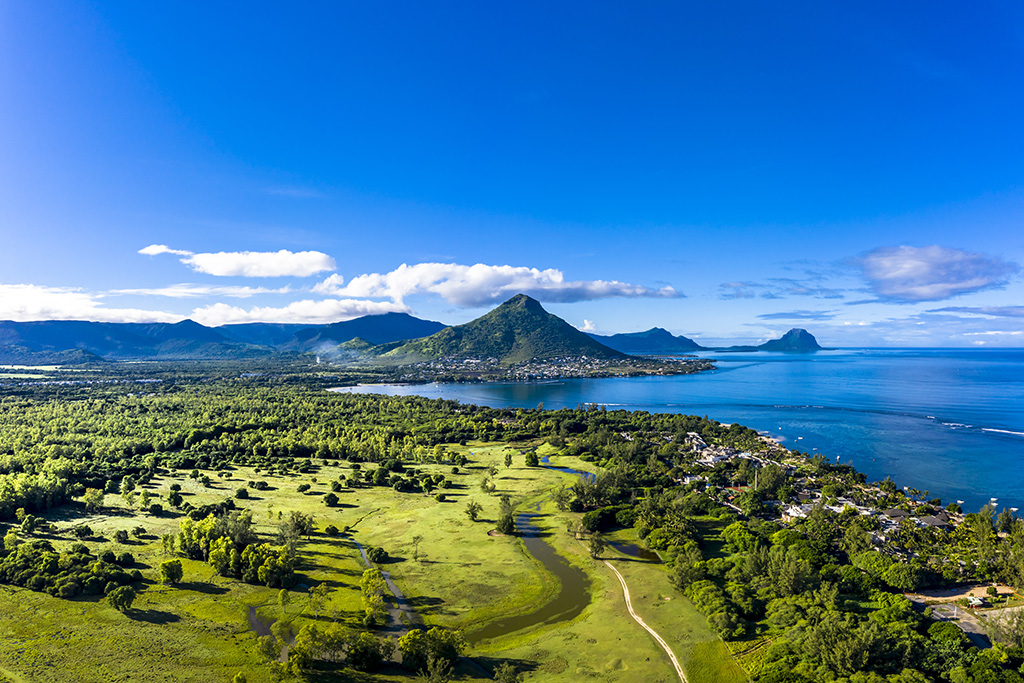 Combiné Azur Paradise 3* Adult Only + 15 & Gosun Beach Hotel 3*, Séjour Île Maurice par Ôvoyages