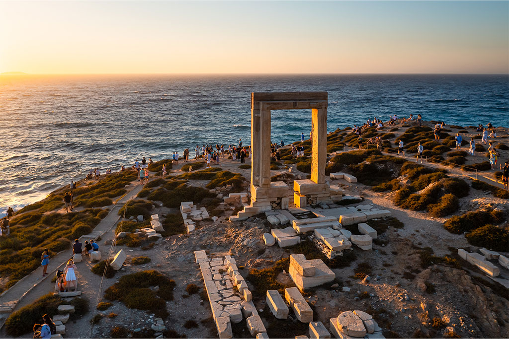 Combiné Île de Santorin, île de Naxos et Athènes, Combiné Grèce & ses îles, Cyclades, Santorin par Ôvoyages Combiné Île de Santorin, île de Naxos et Athènes, Combiné Grèce & ses îles, Cyclades, Santorin par Ôvoyages