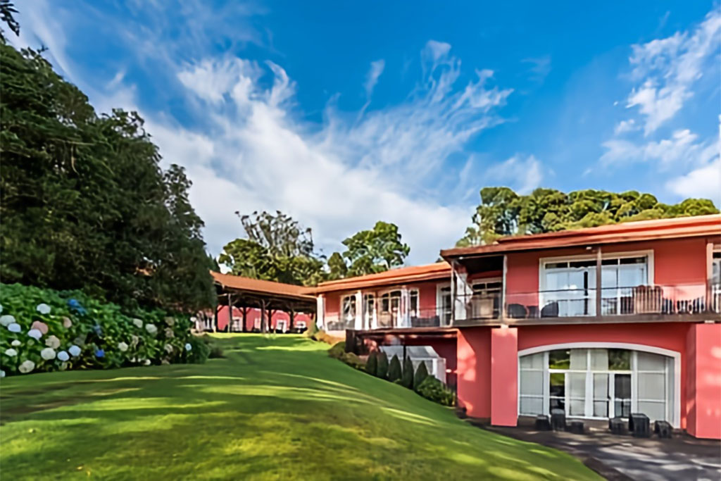 Enotel Santo da Serra 4*