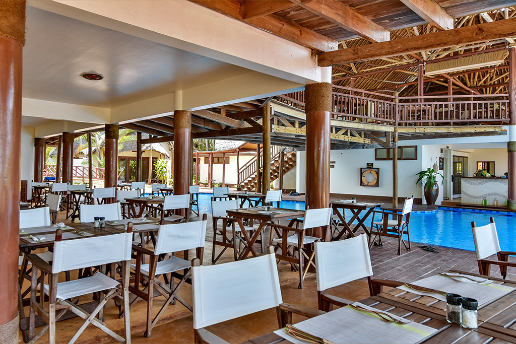 Ôcombiné Kena Beach Hotel 4* Sup & Safari 2 nuits dans le Selous en avion, Circuit Tanzanie, Zanzibar par Ôvoyages