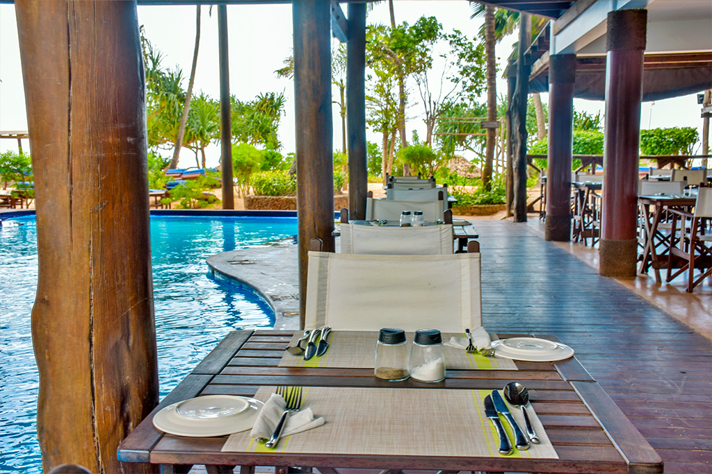 Ôcombiné Kena Beach Hotel 4* Sup & Safari 2 nuits dans le Selous en avion, Circuit Tanzanie, Zanzibar par Ôvoyages