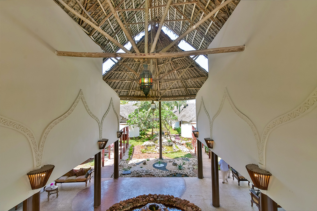 Ôcombiné Kena Beach Hotel 4* Sup & Safari 2 nuits dans le Selous en avion, Circuit Tanzanie, Zanzibar par Ôvoyages
