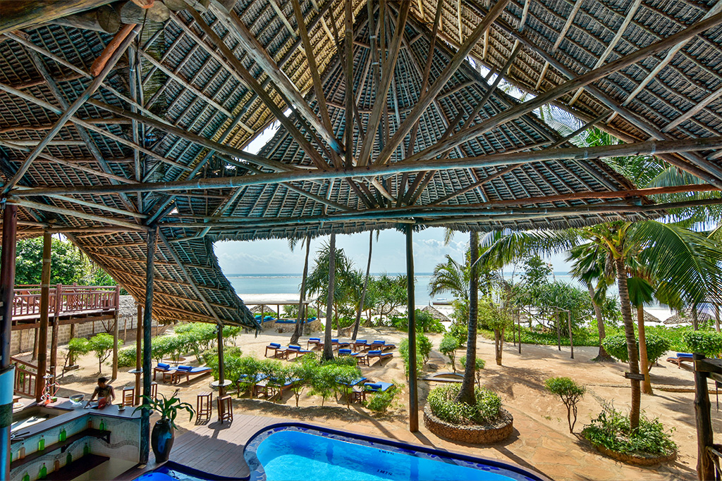 Ôcombiné Kena Beach Hotel 4* Sup & Safari 2 nuits dans le Selous en avion, Circuit Tanzanie, Zanzibar par Ôvoyages