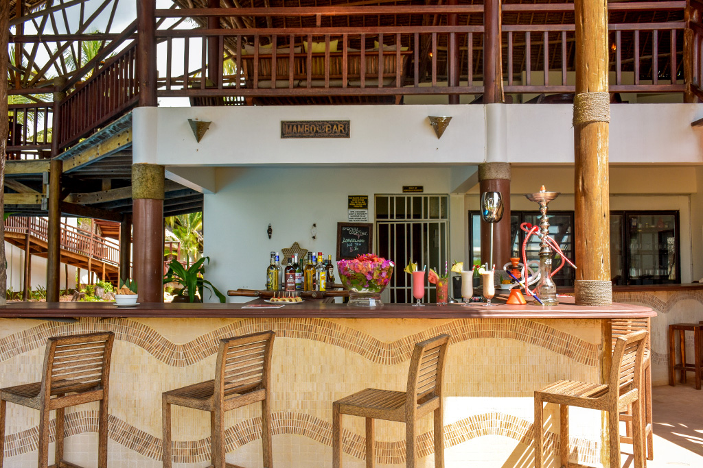 Ôcombiné Kena Beach Hotel 4* Sup & Safari 2 nuits dans le Selous en avion, Circuit Tanzanie, Zanzibar par Ôvoyages