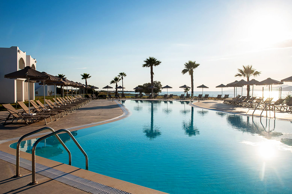 Aeolos Beach Hotel 4*