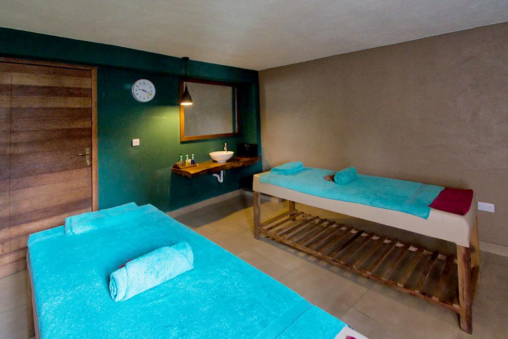 Hôtel Palumbo Waves Resort 4* + Safari 1 nuit en avion, Combiné Tanzanie, Zanzibar par Ôvoyages Hôtel Palumbo Waves Resort 4* + Safari 1 nuit en avion, Combiné Tanzanie, Zanzibar par Ôvoyages