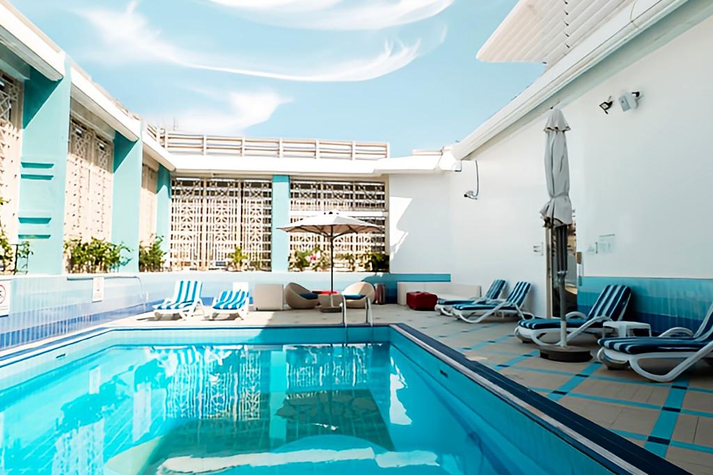 Copthorne Downtown 4 4*