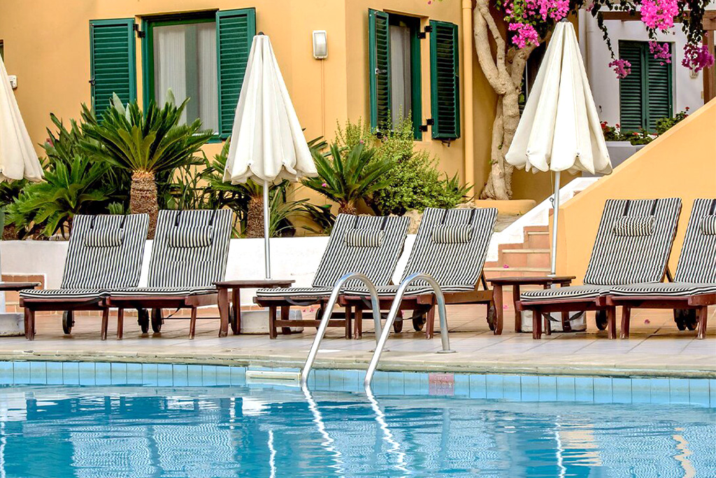 Elmi Suites Beach Hotel 4* by Ôvoyages