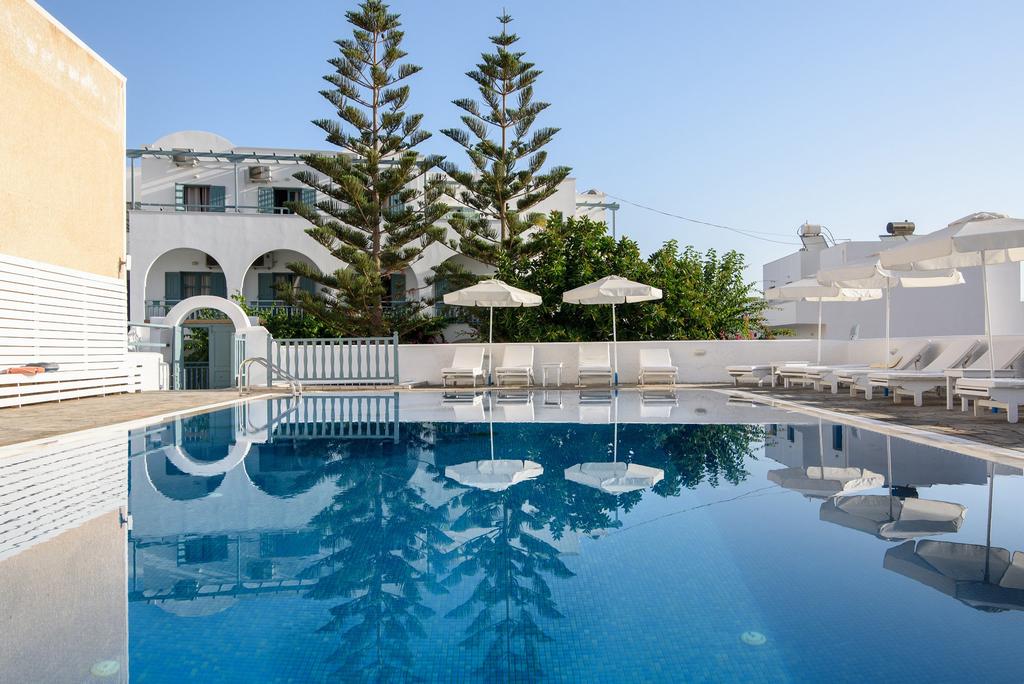 Iris Boutique Hotel 3*