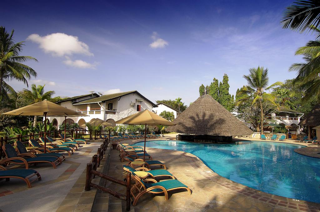 Pinewood Beach Resort 4*