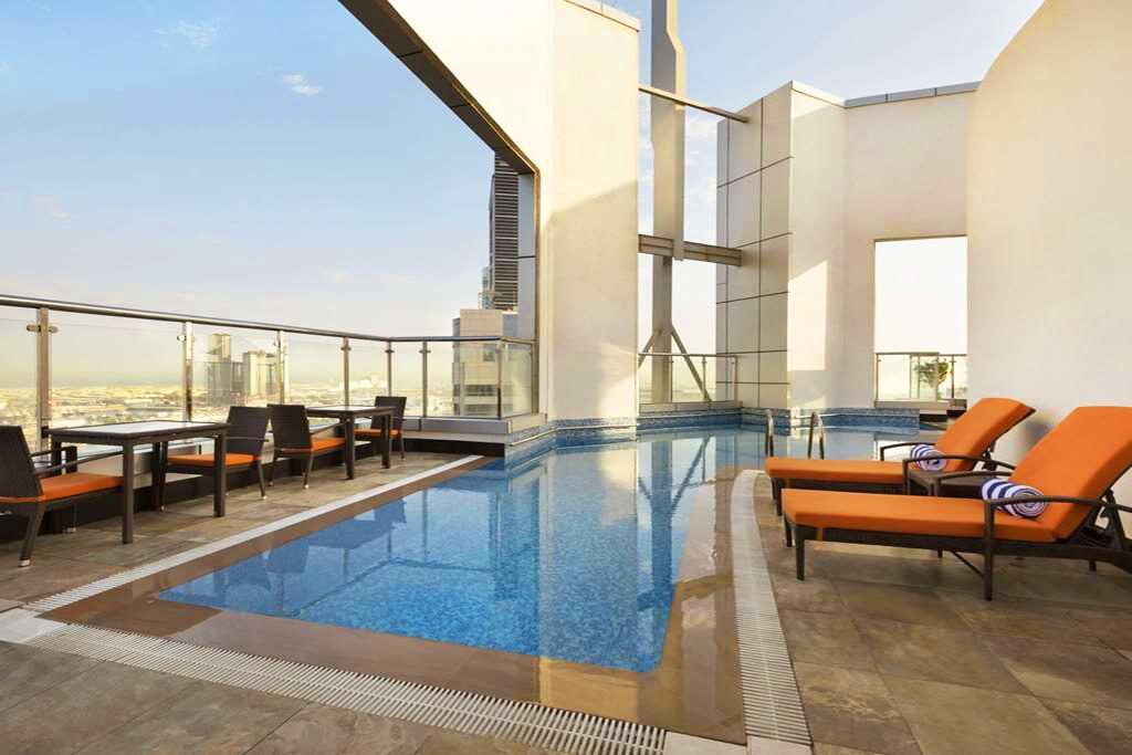 Ramada by Wyndham Abu Dhabi Corniche 4*
