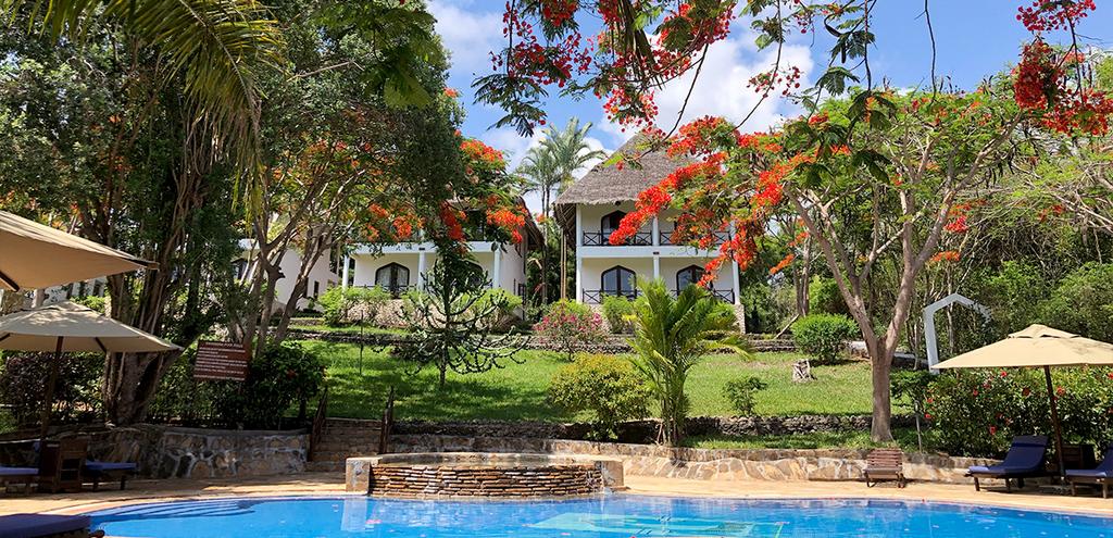 Ôclub Select BlueBay Beach Resort & Spa 5* + Safari 2 nuits, Combiné Tanzanie, Zanzibar par Ôvoyages