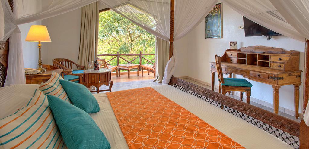 Ôclub Select BlueBay Beach Resort & Spa 5* + Safari 2 nuits, Combiné Tanzanie, Zanzibar par Ôvoyages