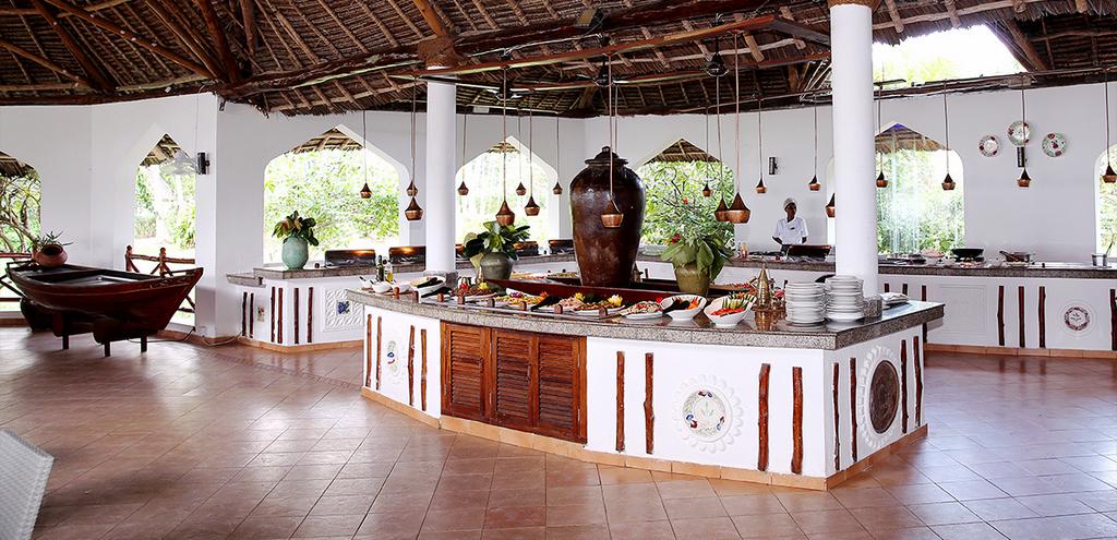 Ôclub Select BlueBay Beach Resort & Spa 5* + Safari 2 nuits, Combiné Tanzanie, Zanzibar par Ôvoyages