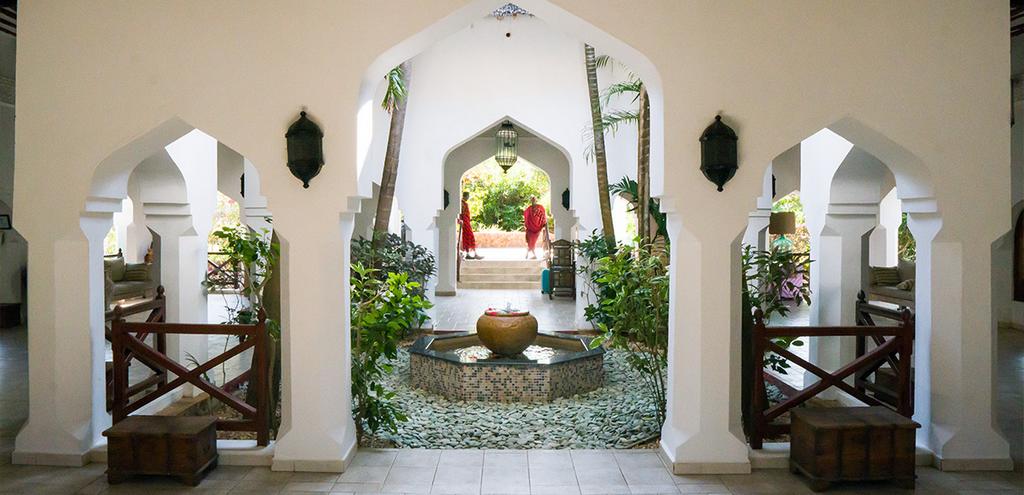 Ôclub Select BlueBay Beach Resort & Spa 5* + Safari 2 nuits, Combiné Tanzanie, Zanzibar par Ôvoyages